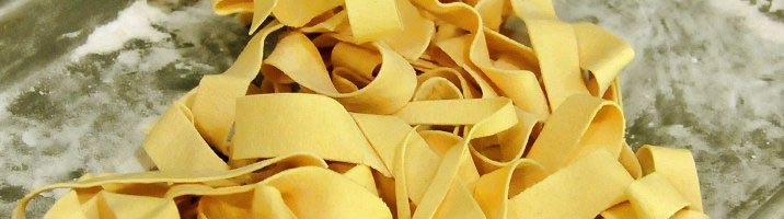 Pappardelle gialle al sugo di porri